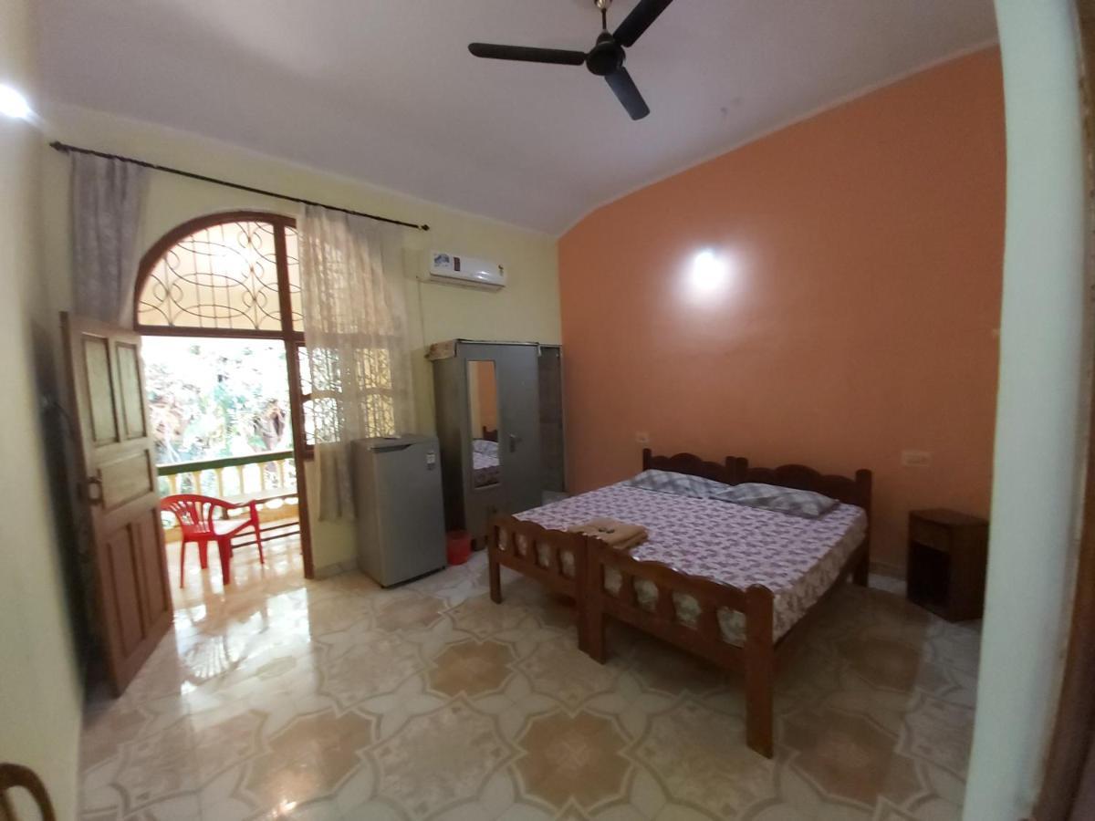 Joaquina'S Guest House Calangute Exterior photo