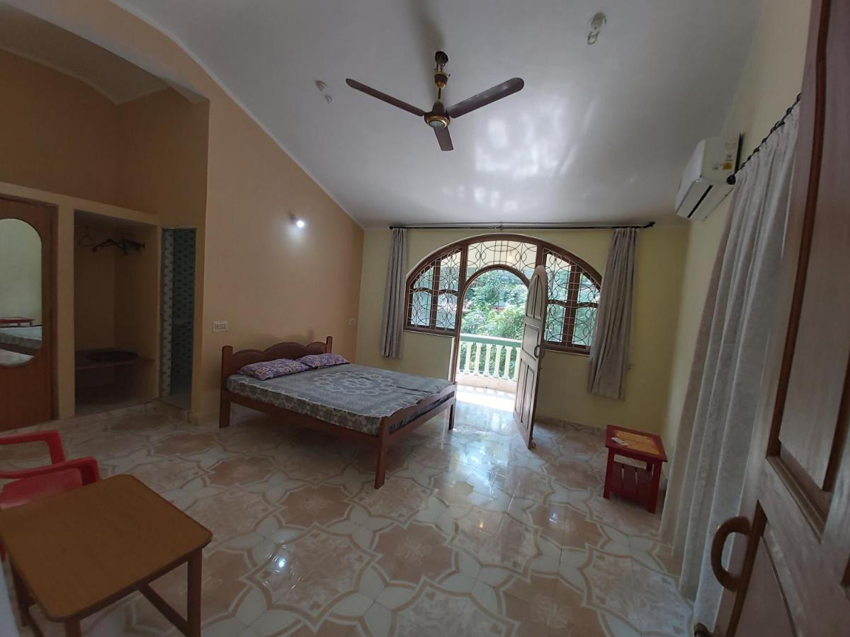 Joaquina'S Guest House Calangute Exterior photo